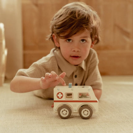 Little Dutch Ambulance Met Pegdoll