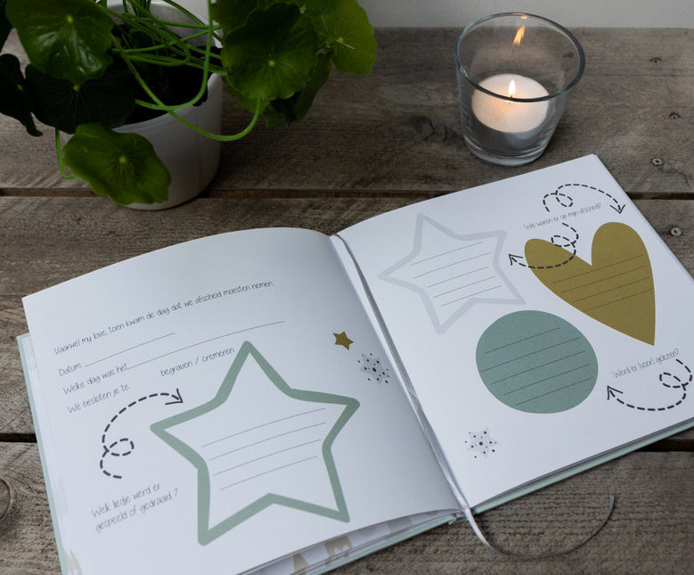 Babyboek zachtgroen - Babywinkel - 9789083164861