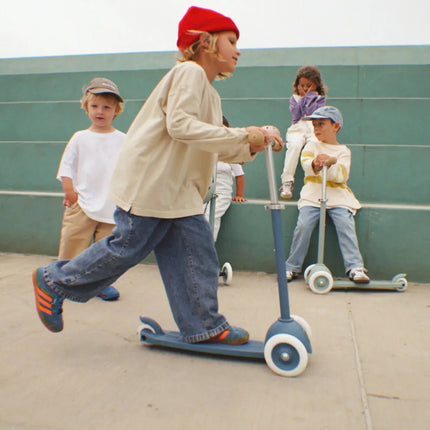 Banwood Eco Kinderstep Deep Sea koop je bij Babywinkel