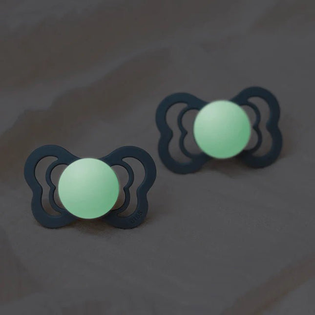 BIBS Speen Maat 2 Blush Night Supreme Silicone koop je bij Babywinkel