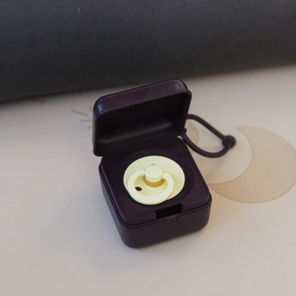 BIBS Speenhouder Plum koop je bij Babywinkel