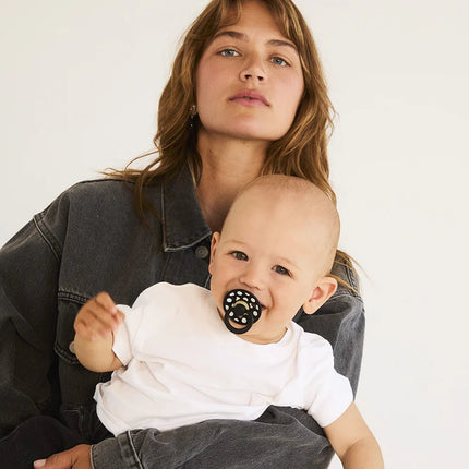 BIBS Spenen Maat 2 Studio Colour Polka Latex Ivory/Black 2st koop je bij Babywinkel