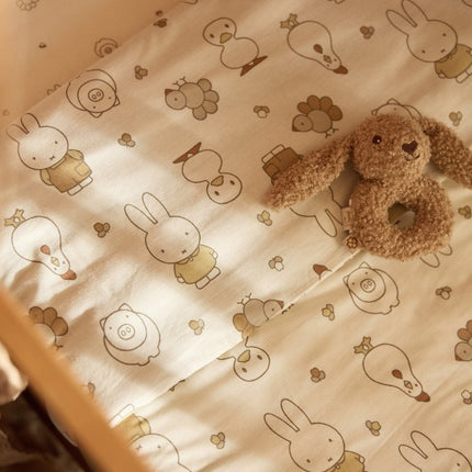 Dekbedovertrek met sloop - Nijntje Family Farm koop je bij Babywinkel