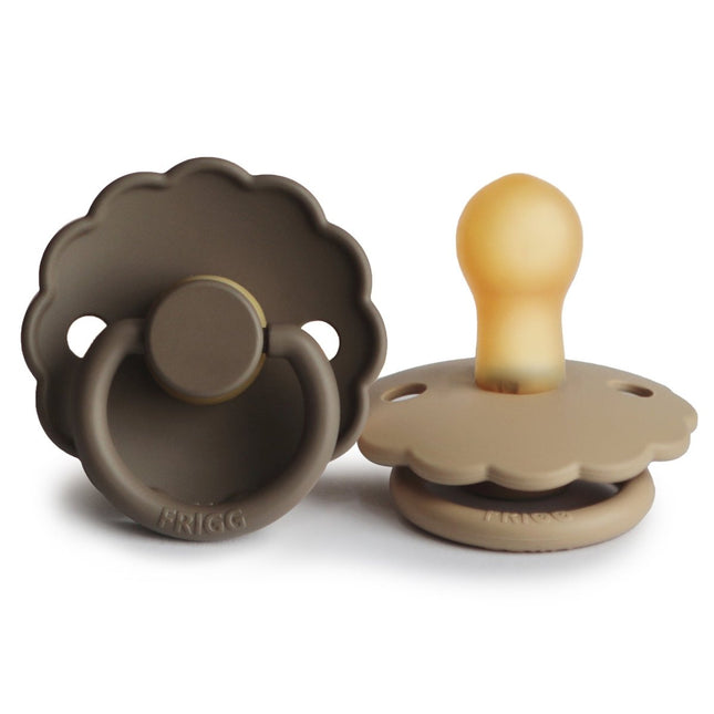 Frigg Speen Maat 2 Daisy Croissant/Portobello Latex 2 - Pack - Frigg - Babywinkel - 5715239224176