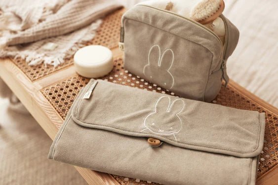 Jollein Verschoningsmat Miffy Olive Green koop je bij Babywinkel