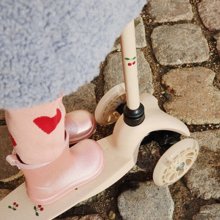 Konges Slojd Kinderstep Cherry koop je bij Babywinkel