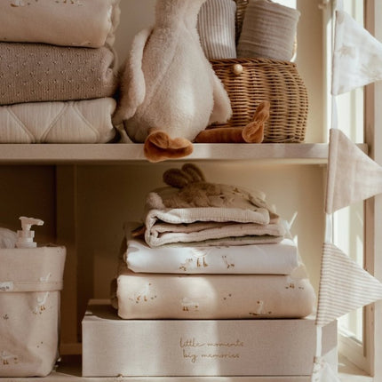 Little Dutch Ledikantdeken Beige Little Goose koop je bij Babywinkel
