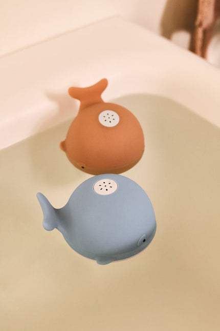 Liewood Badspeelgoed Beach Blue Walvis koop je bij Babywinkel