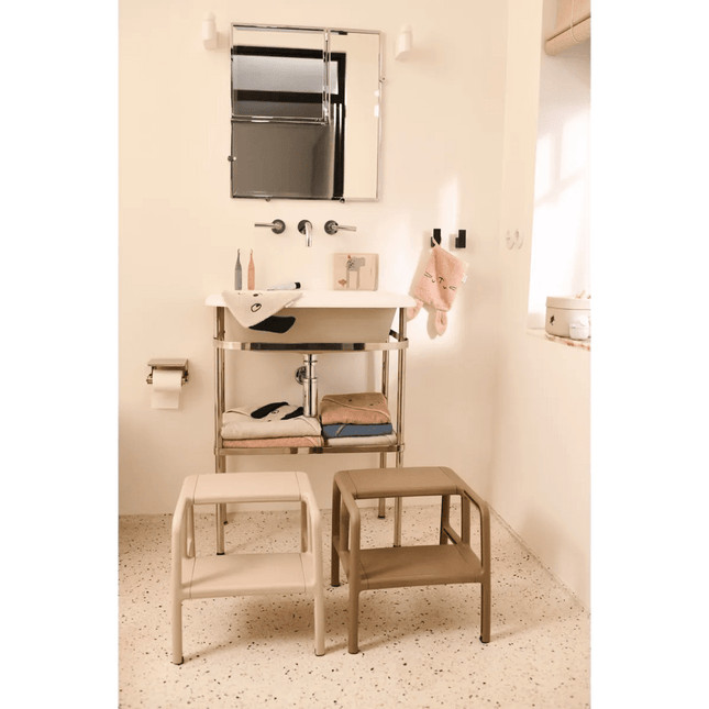 Liewood Opstapje Melanie 2-Step Stool Sandy koop je bij Babywinkel