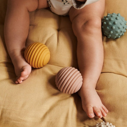 Liewood Speelbal Sensorisch Beach Blue Multi koop je bij Babywinkel