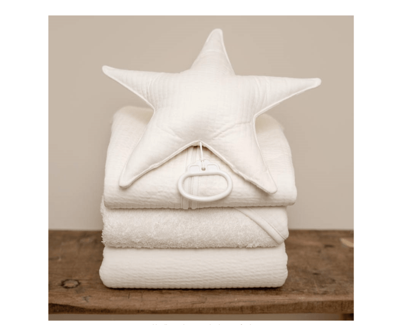 Little Dutch Aankleedkussenhoes Duitsland Pure Soft White - Little Dutch - Babywinkel - 8718734810827