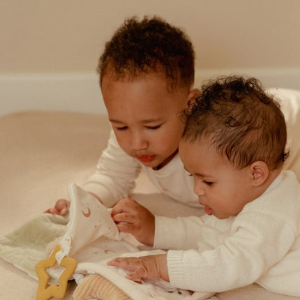 Little Dutch Activiteitenboekje Newborn Naturals koop je bij Babywinkel