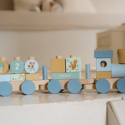 Little Dutch Blokkentrein Forest Friends koop je bij Babywinkel