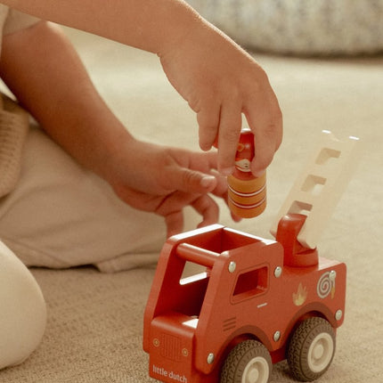 Little Dutch Brandweerwagen Met Pegdoll koop je bij Babywinkel