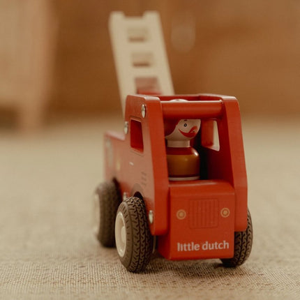 Little Dutch Brandweerwagen Met Pegdoll koop je bij Babywinkel