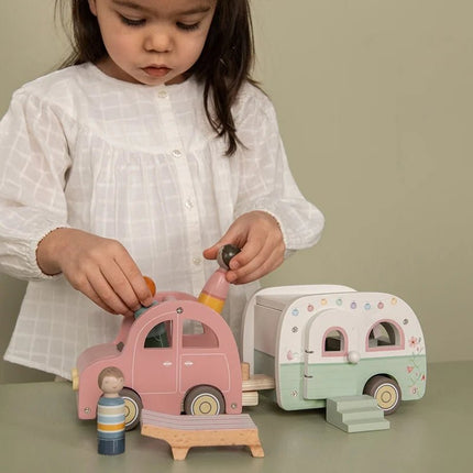 Little Dutch Speelgoed Auto Hout met Caravan - Little Dutch - Babywinkel - 8713291880221