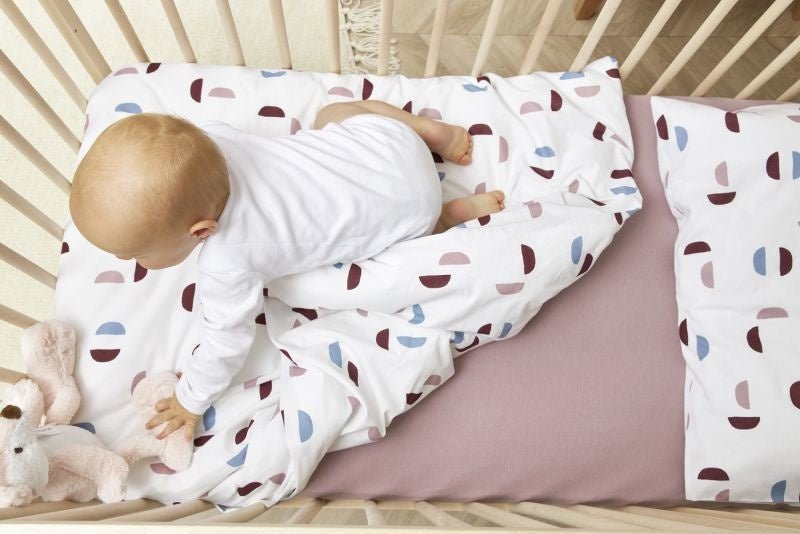 Meyco Dekbedovertrek Met Kussensloop Shapes Lilac 120X150 cm koop je bij Babywinkel