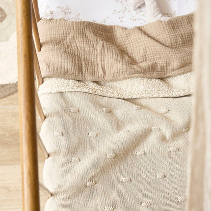 Meyco Ledikantdeken Knots Teddy Soft Sand 100X150cm - Meyco - Babywinkel - 4054703166224