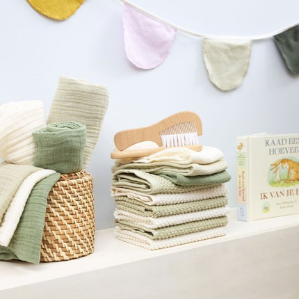 Monddoekjes 3 - pack pre - washed hydrofiel Uni - naturel/soft olive/olive green - 30x30cm - Babywinkel - 4054703508239