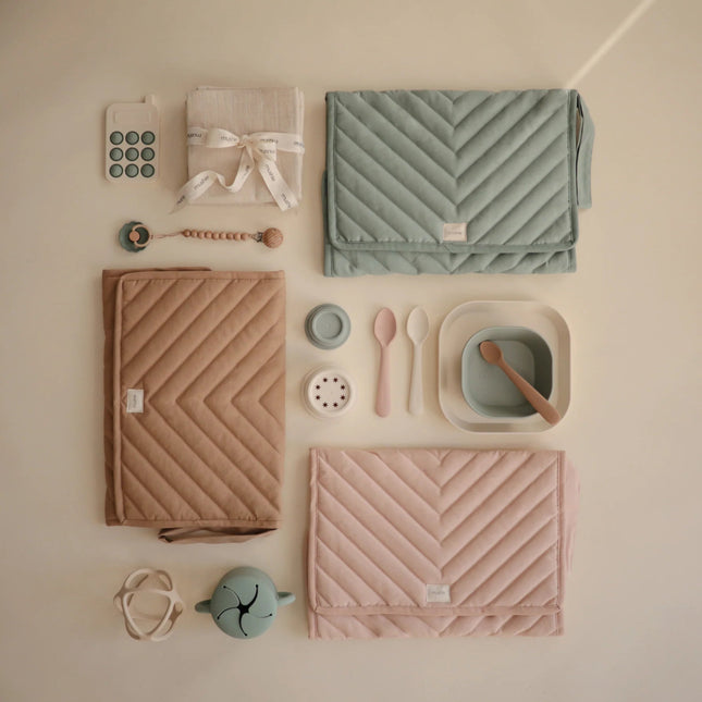 Mushie Aankleedkussen Blush koop je bij Babywinkel