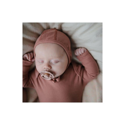 Mushie Babymutsje Bonnet Cedar - Mushie - Babywinkel - 810052465227