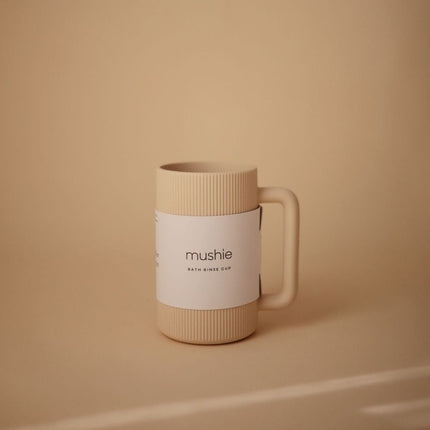 MUSHIE - BATH RINSE CUP - Shifting Sand - Mushie - Babywinkel - 810052469683
