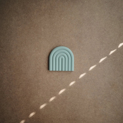 Mushie Bijtring Regenboog Cambridge Blue - Mushie - Babywinkel - 810052461038