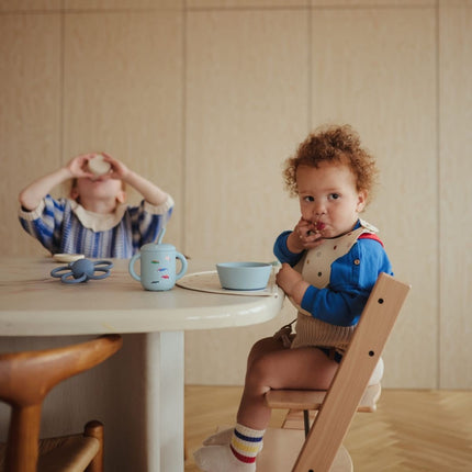 Mushie Silicone Training Cup Rietje Retro Cars koop je bij Babywinkel