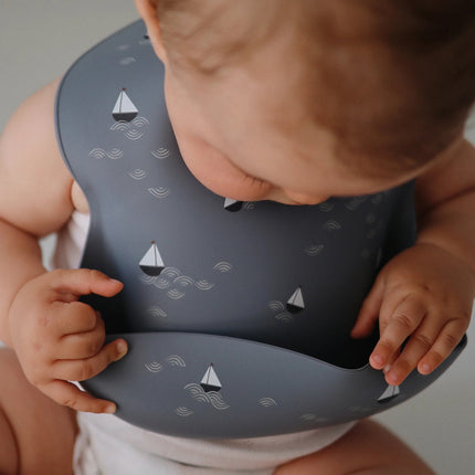 Mushie Slabbetje Silicone Cambridge Boats - Mushie - Babywinkel - 810052464602