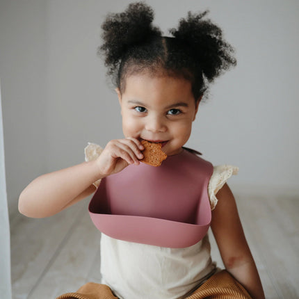 Mushie Slabbetje Silicone Dusty Rose - Mushie - Babywinkel - 7426999778332