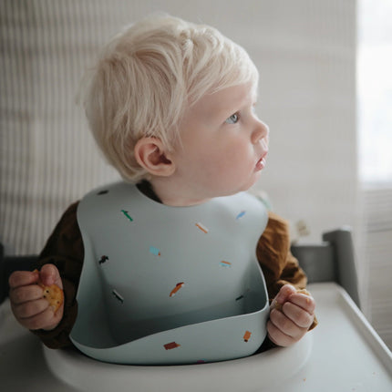 Mushie Slabbetje Silicone Retro Cars - Mushie - Babywinkel - 7426999778493
