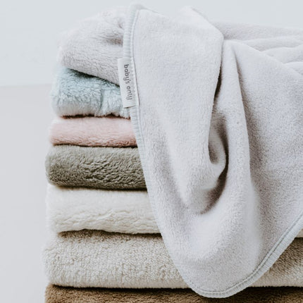 Newborn deken Cozy urban taupe - 65x75 cm - Babywinkel - 8721052100945