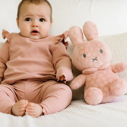 Nijntje Knuffel Pink Flower 30cm koop je bij Babywinkel