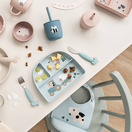 Siliconen drinkbeker met rietje, 2 - pack Tiny farm Blue koop je bij Babywinkel