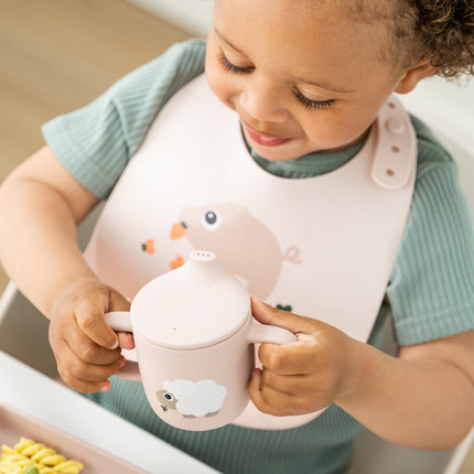 Siliconen drinkbeker met tuit en handvatten Tiny farm Powder koop je bij Babywinkel