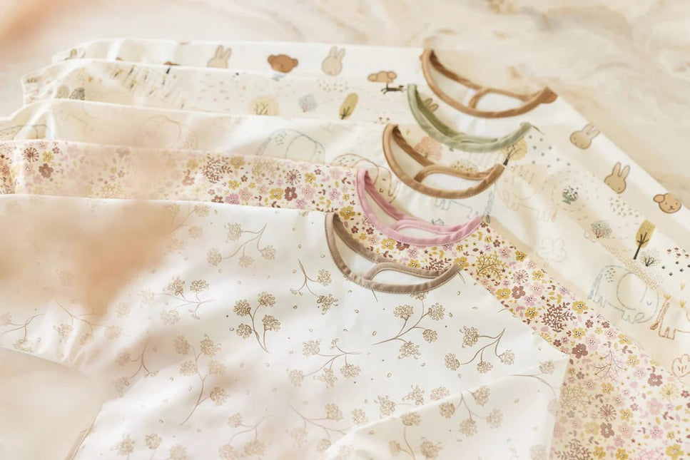 Jollein Slabbetje Met Mouw Leafy Dreams Waterproef koop je bij Babywinkel