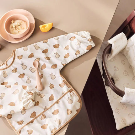 Slab Waterproof met Mouw - Miffy and Friends - Babywinkel - 8717329399846