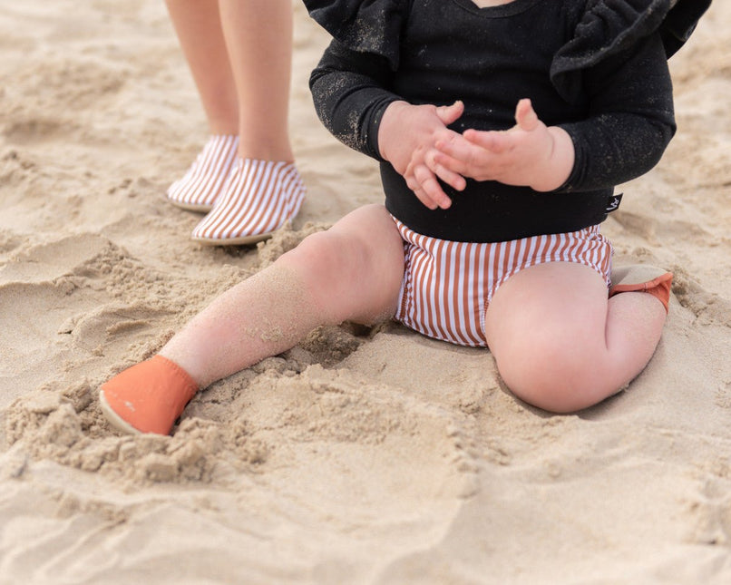 Slipstop Zwembroek Kind Cognac Stripe Meisje koop je bij Babywinkel